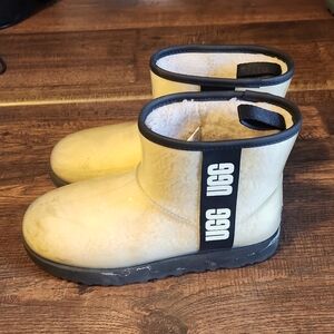 UGG BOOTS